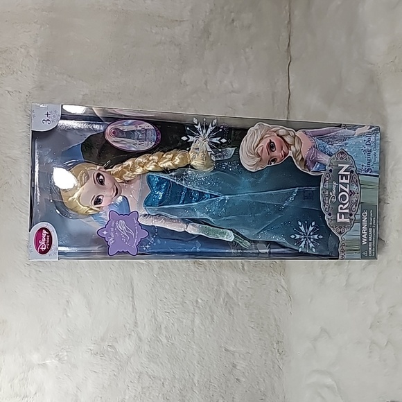 Disney store 16” frozen light up, singing elsa doll - Picture 1 of 11
